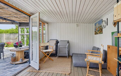 Antonie - 700M from the Sea: Køkken, Countertop, Køkken Apparat, Gulvbelægning, Cabinetry, Indretning, Større Bandage, Etage, Hjem, Møbel