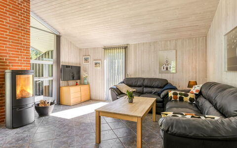 Olli - 600M from the Sea: Græs, Græs-, Land Lot, Sommerhus, Landdistrikt, Eng, Garden Bygninger, Have, Skur
