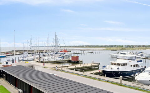 Skade - 10M from the Sea: Svømmepøl, Udendørs Møbler, Møbel, Udvej, Flise, Eco Hotel, Skygge, Stol, Fritid, Estate