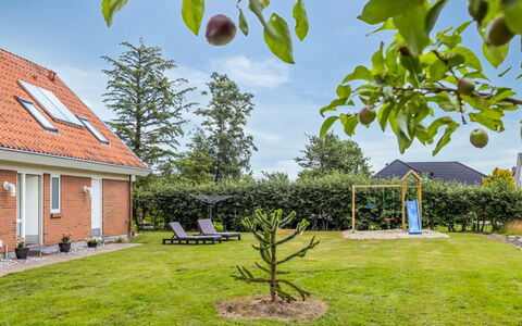 Sissela - from the Sea: Træ, Hjem, Veranda, Dæk, Hårdttræ, Tag, Bejdse, Trægulve, Eco Hotel