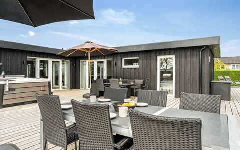 Tonna - from the Sea: Træ, Hjem, Veranda, Dæk, Hårdttræ, Tag, Bejdse, Trægulve, Eco Hotel