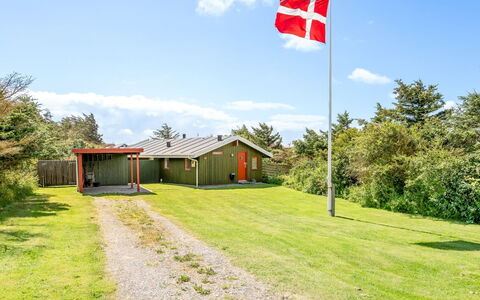 Spasena - 600M from the Sea: Træ, Hjem, Veranda, Dæk, Hårdttræ, Tag, Bejdse, Trægulve, Eco Hotel