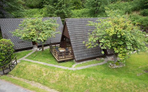 Loch Lochy Retreat: Sommerhus, Tag, Landdistrikt, Sidespor, Bjælkehytte, Hytte, Have, Garden Bygninger, Backyard, Gård