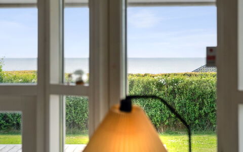 Nahele - 150M from the Sea: Møbel, Indretning, Gulvbelægning, Etage, Loft, Værelse, Stol, Bord, Lejlighed, Køkken & Spisebord