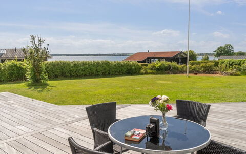 Nahele - 150M from the Sea: Møbel, Indretning, Gulvbelægning, Etage, Loft, Værelse, Stol, Bord, Lejlighed, Køkken & Spisebord