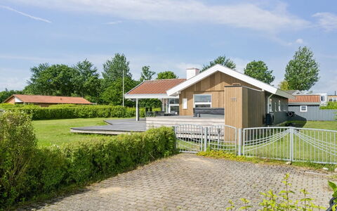 Nahele - 150M from the Sea: Sommerhus, Tag, Hjem, Hældning, Hytte, Sidespor