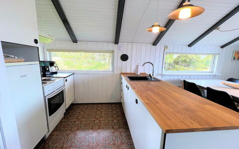 Antonelle - 1.7Km from the Sea: Træ, Gulvbelægning, Etage, Hårdttræ, Trægulve, Bejdse, Countertop, Planke, Køkkenvask, Køkken