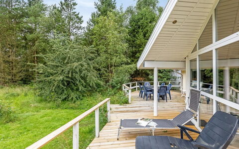 Samine - 2Km from the Sea: Møbel, Indretning, Couch, Gulvbelægning, Etage, Stue, Værelse, Bord, Stol, Lejlighed