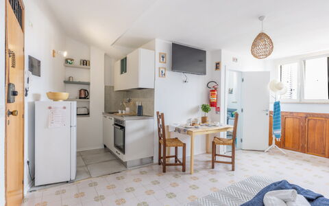Conero Bluloft: Møbel, Gulvbelægning, Lejlighed, Indretning, Etage, Værelse, Større Bandage, Loft, Køkken, Cabinetry