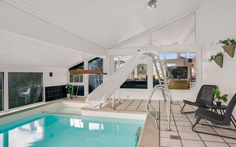 Annlisa - 1Km from the Sea: Svømmepøl, Kompositmateriale, Udvej, Loft, Design, Hotel, Hårdttræ, Eco Hotel, Villa, Stueplante