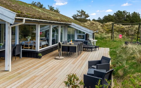 Annlisa - 1Km from the Sea: Træ, Tag, Hjem, Sommerhus, Hældning, Hårdttræ, Veranda, Dæk, Planke, Udendørs Struktur