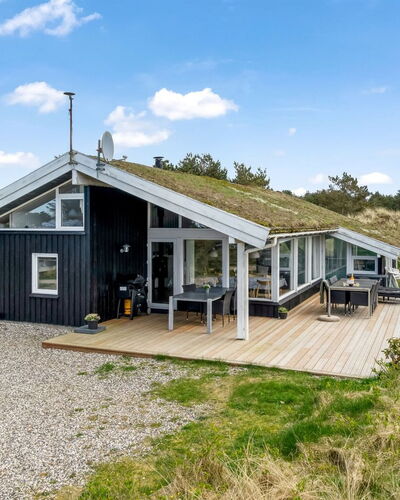 Annlisa - 1Km from the Sea
