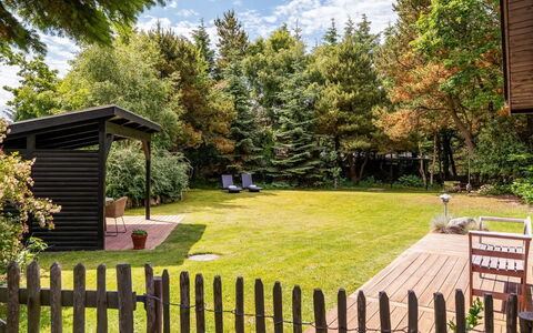 Jenvold - 1.5Km from the Sea: Træ, Busk, Have, Land Lot, Skygge, Lawn, Backyard, Gård, Landscaping, Sommerhus