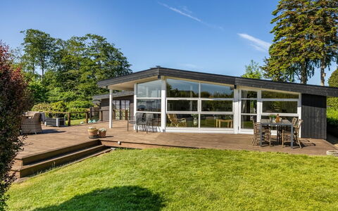 Fokke - 450M from the Sea: Busk, Hjem, Land Lot, Estate, Bunddække, Have, Sommerhus, Skygge, Stuehus, Veranda