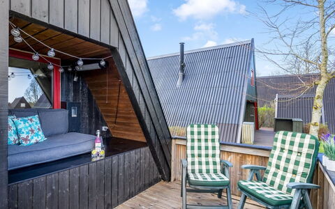 Erly - 18Km to the Fjord: Blå, Busk, Sommerhus, Bunddække, Have, Estate, Skygge, Landscaping, Stuehus, Eco Hotel