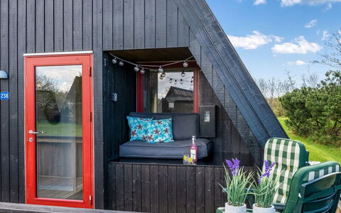 Erly - 18Km to the Fjord: Blå, Busk, Sommerhus, Bunddække, Have, Estate, Skygge, Landscaping, Stuehus, Eco Hotel
