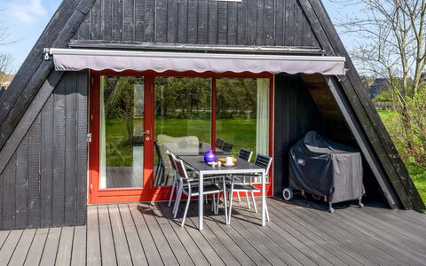 Erly - 18Km to the Fjord: Blå, Busk, Sommerhus, Bunddække, Have, Estate, Skygge, Landscaping, Stuehus, Eco Hotel
