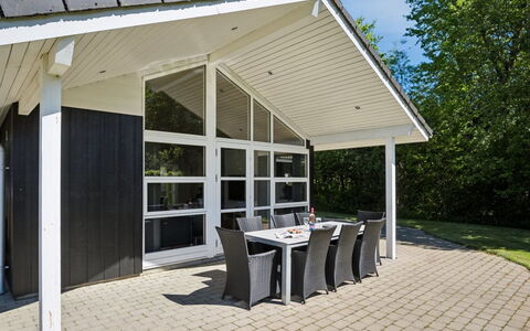Gunva - 30Km from the Sea: Veranda, Dør, Skygge, Loft, Sommerhus, Udendørs Struktur, Estate, Dæk, Gård, Hårdttræ