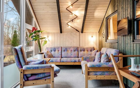 Gabi - 30Km from the Sea: Træ, Møbel, Indretning, Loft, Hjem, Etage, Couch, Stue, Værelse, Stol