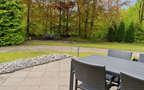 Gabi - 30Km from the Sea: Møbel, Busk, Have, Udendørs Møbler, Land Lot, Stol, Skygge, Udendørs Bord, Landscaping, Backyard