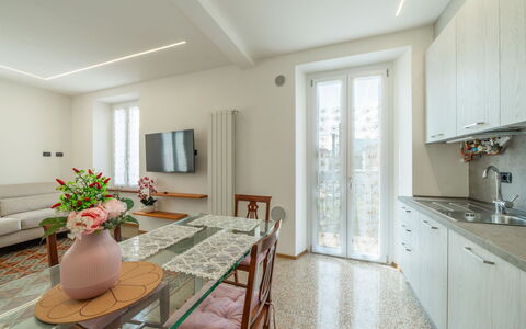 Matilde: Himmel, Vand, Plante, Daytime, Ejendom, Bygning, Svømmepøl, Azure, Natur, Arkitektur