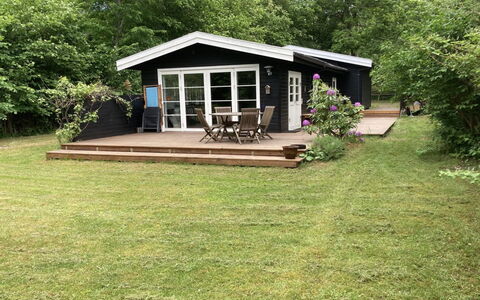 Riana - 700M from the Sea: Sommerhus, Garden Bygninger, Have, Skygge, Gård, Lawn, Udendørs Struktur, Design, Backyard, Stol