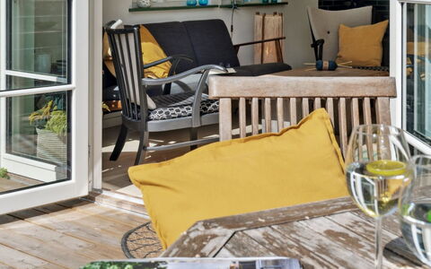 Riana - 700M from the Sea: Køkken, Countertop, Køkken Apparat, Gulvbelægning, Cabinetry, Indretning, Større Bandage, Etage, Hjem, Møbel