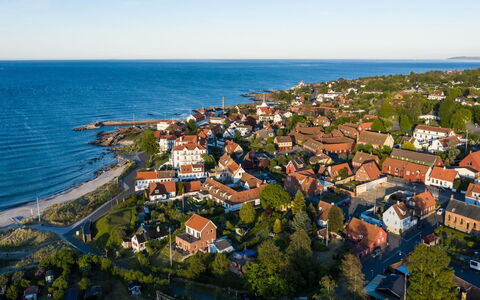 Hebba - 125M from the Sea: Træ, Møbel, Lejlighed, Værelse, Loft, Bejdse, Stol, Hårdttræ, Klarlak, Tømmer
