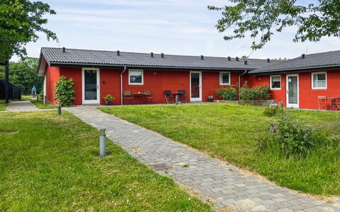 Niyazi - 6Km from the Sea: Træ, Tag, Arkitektur, Hjem, Hus, Sommerhus, Sidespor, Hårdttræ, Hældning, Estate