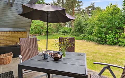 Tine - 600M from the Sea: Bjergkæde, Dal, Bjerglandsby, Ferieby