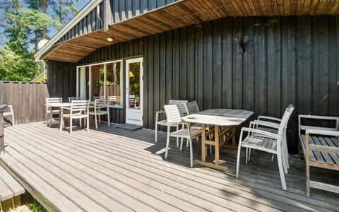 Gullmaj - 200M from the Sea: Køkken, Countertop, Køkken Apparat, Gulvbelægning, Cabinetry, Indretning, Større Bandage, Etage, Hjem, Møbel