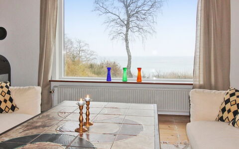 Vanta - 50M from the Sea: Træ, Møbel, Lejlighed, Værelse, Loft, Bejdse, Stol, Hårdttræ, Klarlak, Tømmer