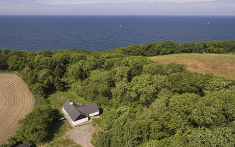 Agir - 200M from the Sea: Træ, Tag, Arkitektur, Hjem, Hus, Sommerhus, Sidespor, Hårdttræ, Hældning, Estate