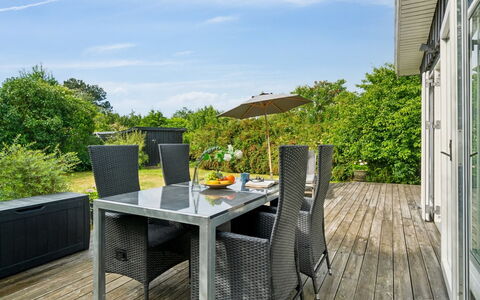 Manko - 250M from the Sea: Hjem, Sommerhus, Veranda, Sidespor, Stuehus, Udendørs Struktur