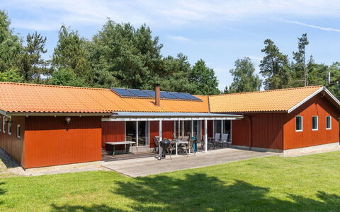 Paulus - 375M from the Sea: Tag, Hus, Hjem, Sommerhus, Dør, Sidespor, Dæk, Veranda, Planke, Hårdttræ