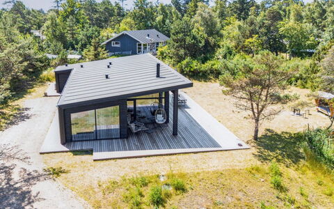 Rakita - 75M from the Sea: Træ, Tag, Arkitektur, Hjem, Hus, Sommerhus, Sidespor, Hårdttræ, Hældning, Estate
