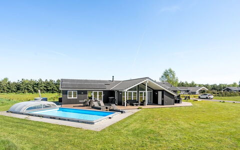 Kiersten - 800M from the Sea: Tag, Hus, Hjem, Sommerhus, Dør, Sidespor, Dæk, Veranda, Planke, Hårdttræ