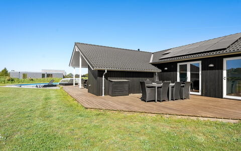 Kiersten - 800M from the Sea: Tag, Hus, Hjem, Sommerhus, Dør, Sidespor, Dæk, Veranda, Planke, Hårdttræ
