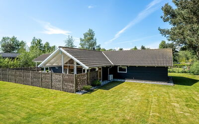 Gudlaug - 1Km from the Sea