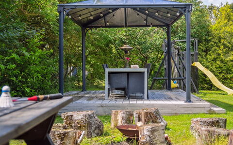 Jorinde - 1Km from the Sea: Gazebo, Møbel, Pavilion, Udendørs Møbler, Skygge, Udendørs Bord, Udendørs Struktur, Have, Baldakin, Stol