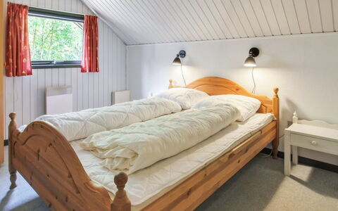 Ofrath - 30Km from the Sea: Soveværelse, Seng, Træ, Sengetøj, Sengetøj, Bed Frame, Loft, Værelse, Sengetøj, Hårdttræ