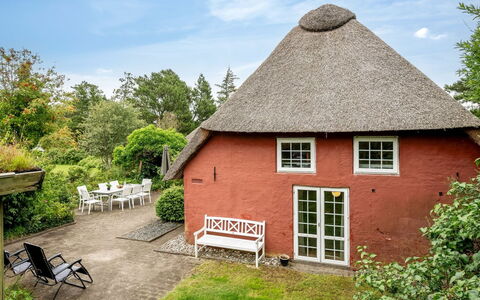 Wiss - 4.1Km from the Sea: Græs, Træ, Landdistrikt, Busk, Sommerhus, Tag, Almindeligt, Land Lot, Hjem, Bunddække