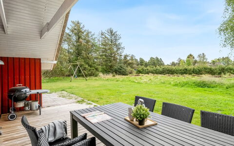 Gyrial - 2Km from the Sea: Græs, Land Lot, Hjem, Sommerhus, Have, Lawn, Stol, Landscaping, Skygge, Sidespor