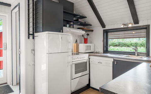 Gyrial - 2Km from the Sea: Køkken, Countertop, Køkken Apparat, Køkkenvask, Sanitærarmatur, Håndvask, Større Bandage, Komfur, Vvs, Tap