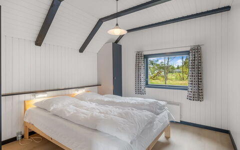 Gyrial - 2Km from the Sea: Træ, Loft, Soveværelse, Indretning, Seng, Etage, Bed Frame, Hjem, Sengetøj, Sengetøj