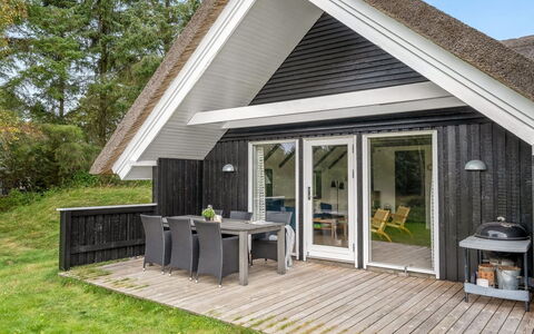 Gyrial - 2Km from the Sea: Sne, Træ, Vinter, Sommerhus, Hus, Tag, Hjem, Fryser, Bjælkehytte, Kvist
