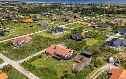 Elviira - 600M from the Sea: Græs, Græs-, Landskab, Økoregion, Almindeligt, Plantesamfund, Land Lot, Udendørs Møbler, Prærie, Shrubland