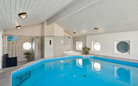 Hermund - 100M from the Sea: Loft, Etage, Design, Hotel, Udvej, Dagslys, Svømmepøl