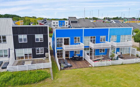 Jænis - 10M from the Sea: Græs, Grøn, Hus, Sommerhus, Græs-, Landdistrikt, Økoregion, Landskab, Land Lot, Busk
