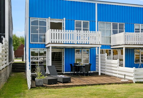 Jænis - 10M from the Sea: Køkken, Countertop, Køkken Apparat, Gulvbelægning, Cabinetry, Indretning, Større Bandage, Etage, Hjem, Møbel